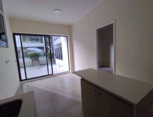Primer Piso Con Gran Terraza, Metro Estación Plaza Egaña.