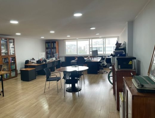 Oficina Heriberto Covarrubias, Metro Plaza Egaña